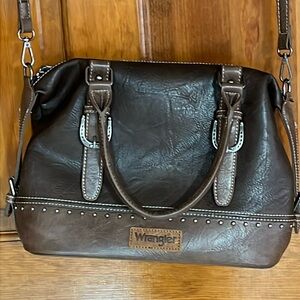 Wrangler Buckle Classic Barrel Satchel